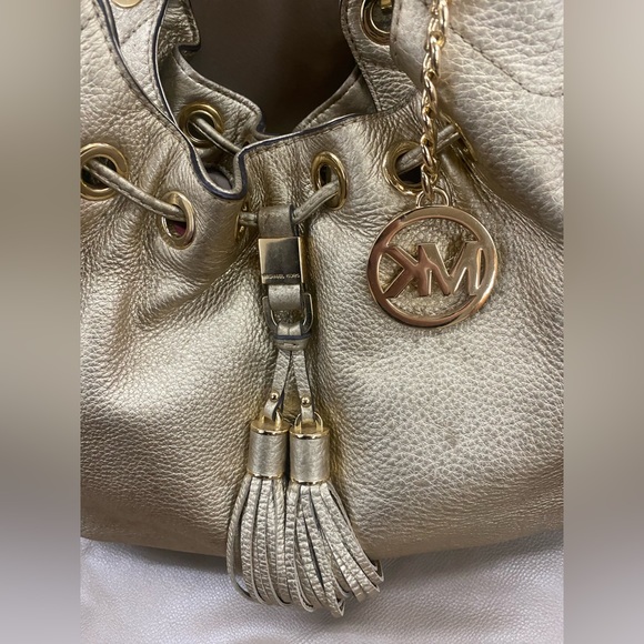 ❌SOLD❌ Stunning Gold Michaelkors Bag!! Original from the USA! Barely used!! - Picture 6 of 11